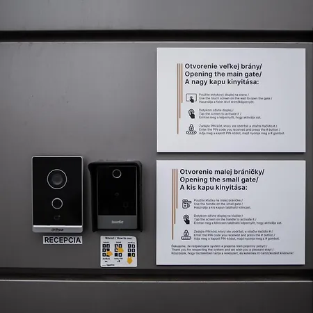 Lambert Residences Casa de hóspedes Lučenec